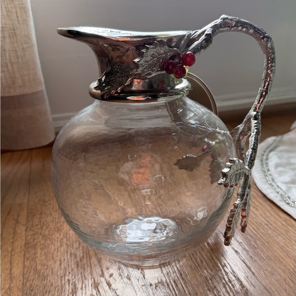 Elegant Silver and Glass Pitcher leaves design 8.5” high. New - Picture 10 of 14